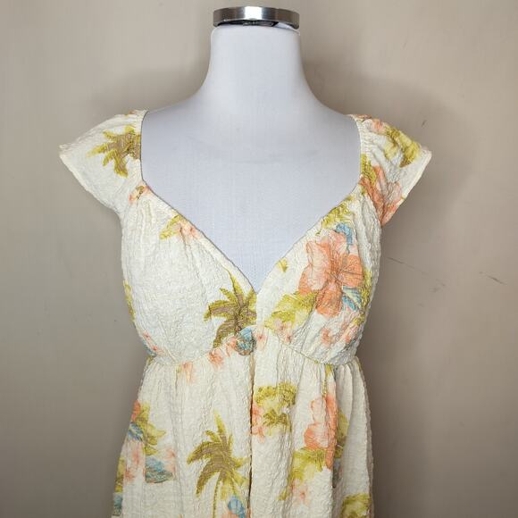 American Eagle Floral Dress Tie Back Pockets Cream Peach Crinkle - Picture 2 of 8